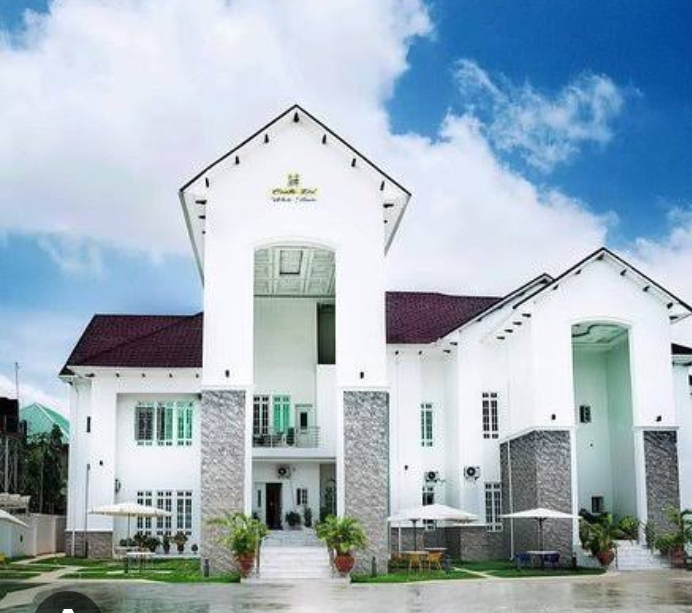 DISCOVER CASTLE DE WHITE HOUSE HOTEL: THE PERFECT BLEND OF AFRICAN WARMTH AND WESTERN LUXURY IN KADUNA